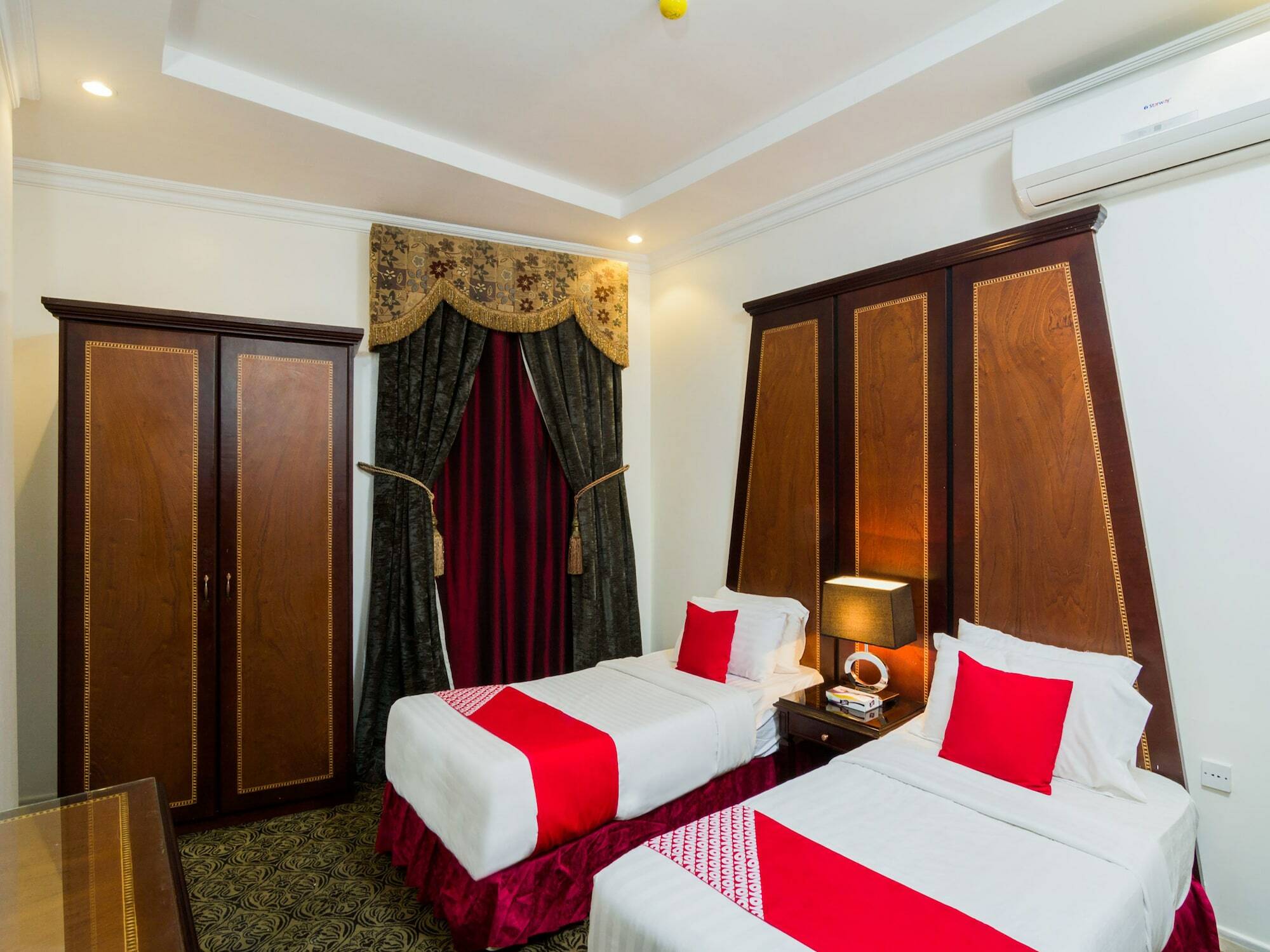 قصر الحمراء للأجنحة الفندقية Riad Exterior foto